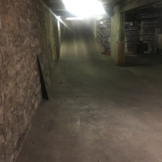  Annonces SURESNES : Garage / Parking | PARIS (75015) | 0 m2 | 120 € 