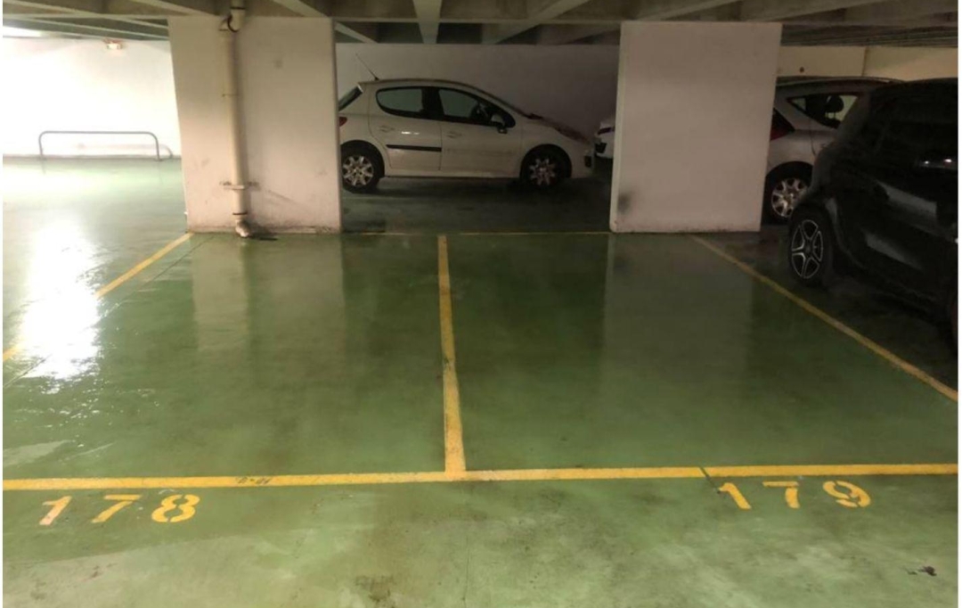 Annonces SURESNES : Garage / Parking | PARIS (75011) | 12 m2 | 28 000 € 