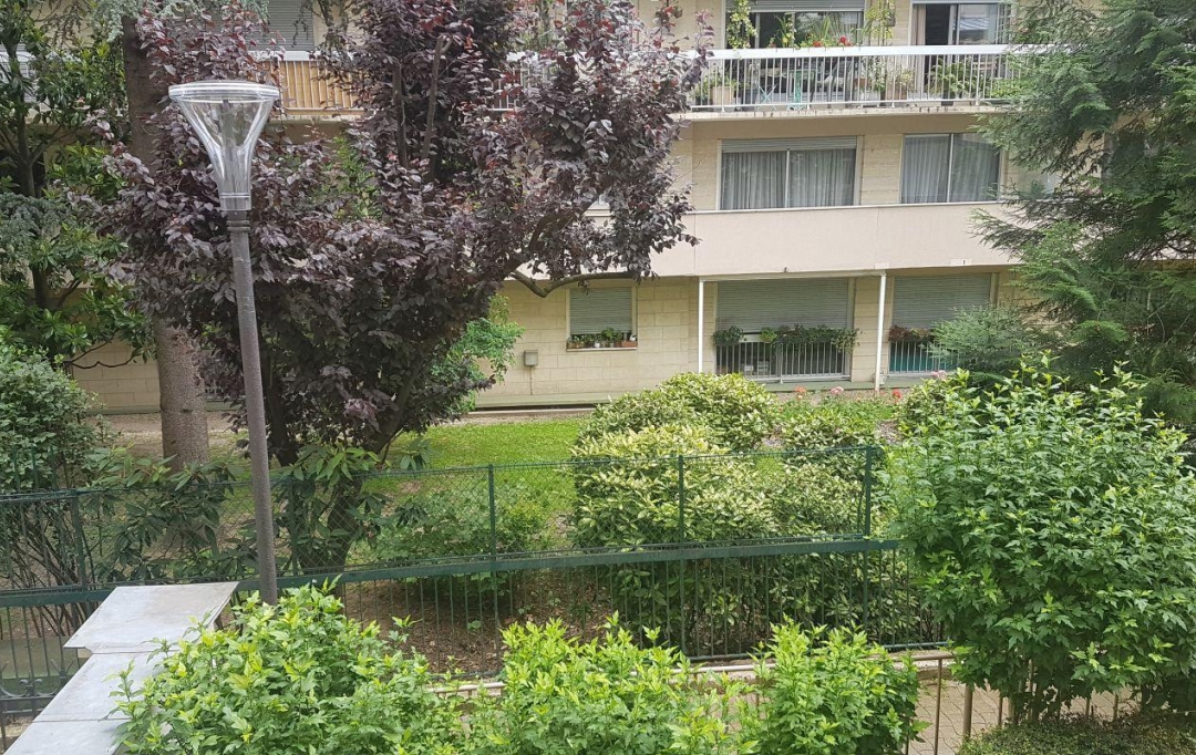 Annonces SURESNES : Appartement | PARIS (75018) | 46 m2 | 340 200 € 