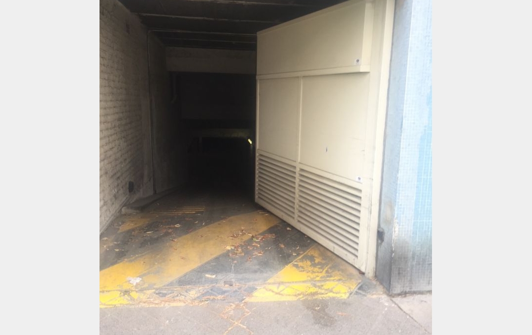 Annonces SURESNES : Garage / Parking | PARIS (75015) | 0 m2 | 120 € 