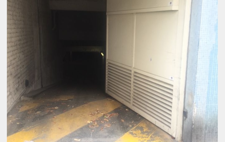  Annonces SURESNES Garage / Parking | PARIS (75015) | 0 m2 | 120 € 